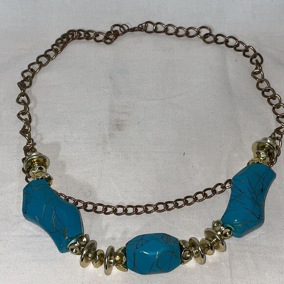 Chain necklace with chunky blue beads - Picture 5 of 6